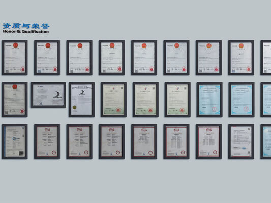 D4 LED-Feuchtigkeitsdichte Lampe mit DIP Schaltnetz und 3CCT Schleife in-out Draht 3*1.5/2.5mm2 oder 5*1.5/2.5mm2 Kabel durch geeignet für Werkstätten und Lager