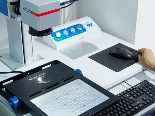 D4 LED Feuchtigkeitsdichte Lampe mit bis zu 160 LPW DIP Leistung/3CCT/3-Phase-Wechsel 1SKU=12SKU Freundlich für eine ideale Lösung für viele Anwendungen wie Parkplatz, Werk