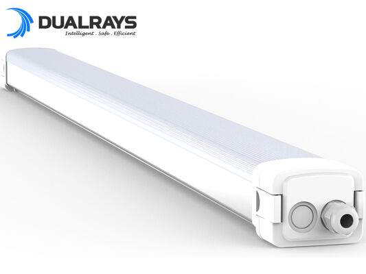 LED-Feuchtraumleuchte mit DIP-Schalter für Leistung und Farbtemperatur (CCT) für flexible Lichtsteuerung in Parkhäusern und Umgebungen